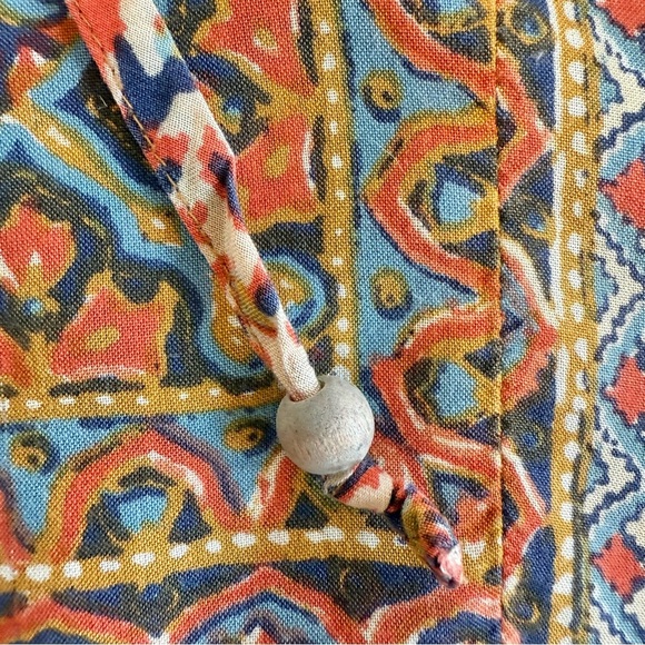 Lucky Brand Women’s Studded Border Scarf Print Boho Cap Sleeve Tee Size Small - Picture 7 of 13